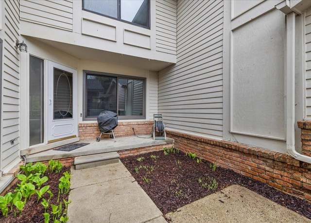 Property at 7020 Bridge Way Way Unit 14, West Bloomfield, MI 48322, 3 beds, 2.5 baths