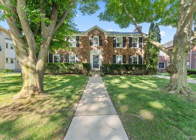 Property at 450 Neff Rd, Grosse Pointe, MI 48230, 5 beds, 5.5 baths