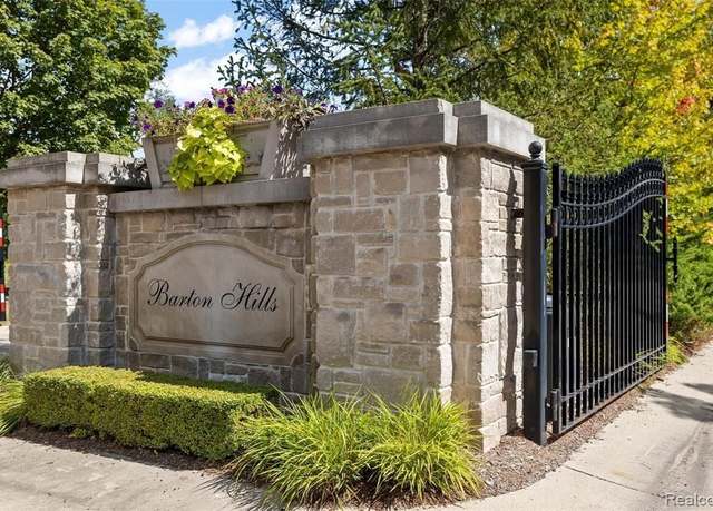 Property at 175 Bridgeview Dr, Bloomfield Hills, MI 48304