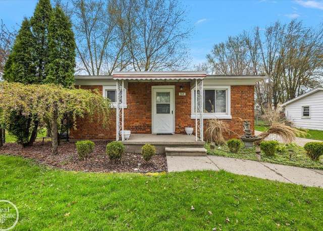 Property at 918 Columbia St, Algonac, MI 48001, 2 beds, 1 bath