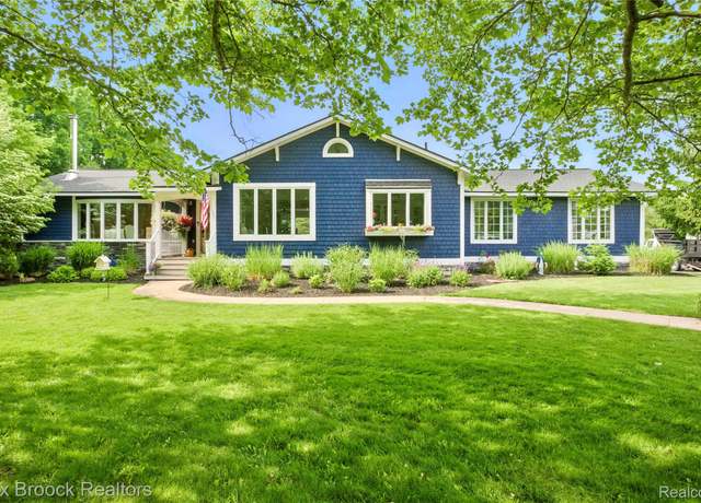 Property at 187 Darwin Rd, Pinckney, MI 48169, 5 beds, 5.5 baths