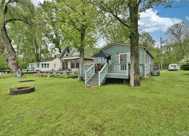 Property at 12123 Kirby Ln, South Lyon, MI 48178, 2 beds, 1 bath