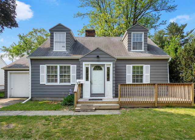 Property at 1261 W Troy St, Ferndale, MI 48220, 3 beds, 1.5 baths
