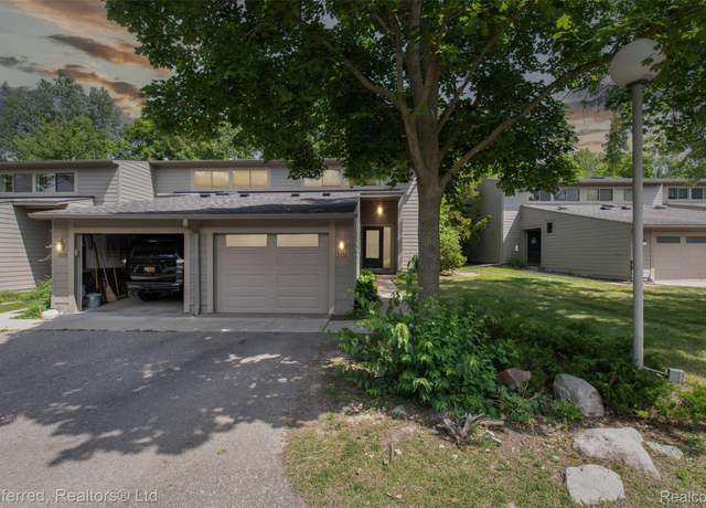 Property at 3131 Lakehaven Dr, Ann Arbor, MI 48105, 3 beds, 2.5 baths