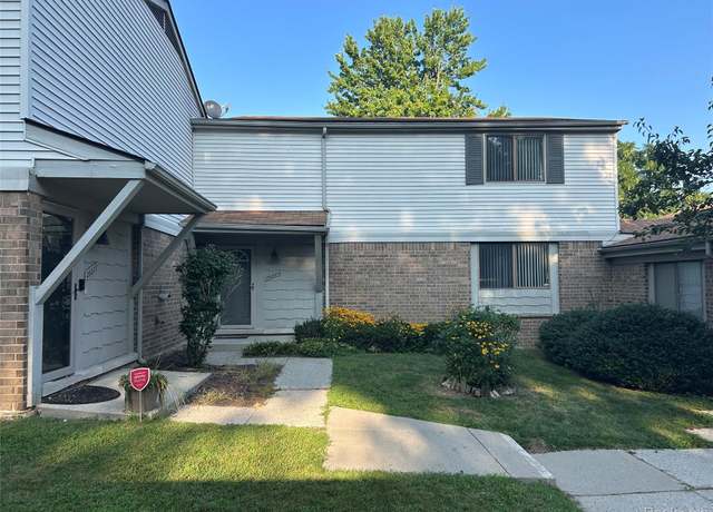 Property at 26889 Farmbrook Villa Dr, Southfield, MI 48034, 3 beds, 2.5 baths