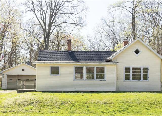 Property at 15232 Three Oaks Rd, Three Oaks, MI 49128, 2 beds, 1 bath