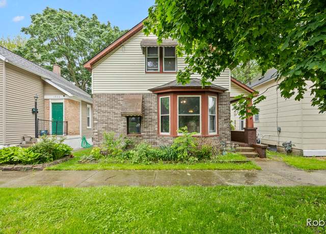 Property at 1032 White Ave NW, Grand Rapids, MI 49504, 3 beds, 1 bath