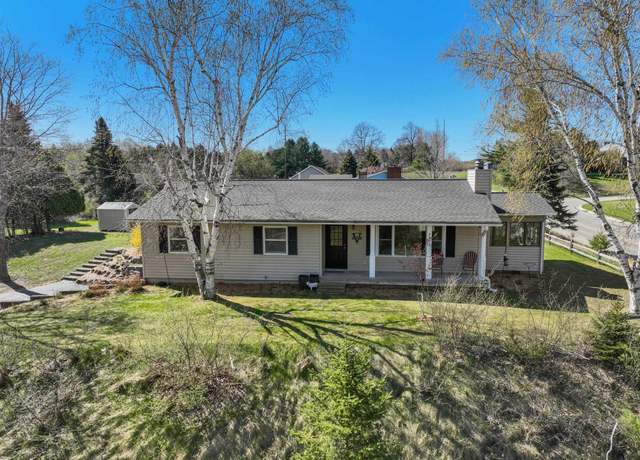 Property at 3762 Pleasant Ridge Dr, Williamsburg, MI 49690, 3 beds, 2 baths