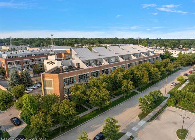 Property at 333 E Parent Ave #31, Royal Oak, MI 48067, 2 beds, 2 baths