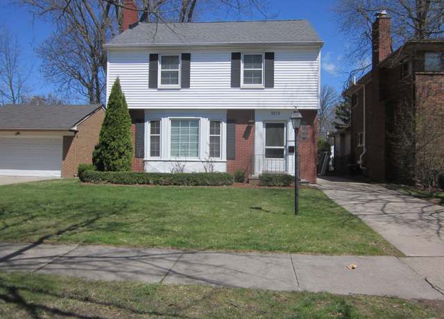 Property at 1878 Prestwick Rd, Grosse Pointe Woods, MI 48236, 3 beds, 2.5 baths
