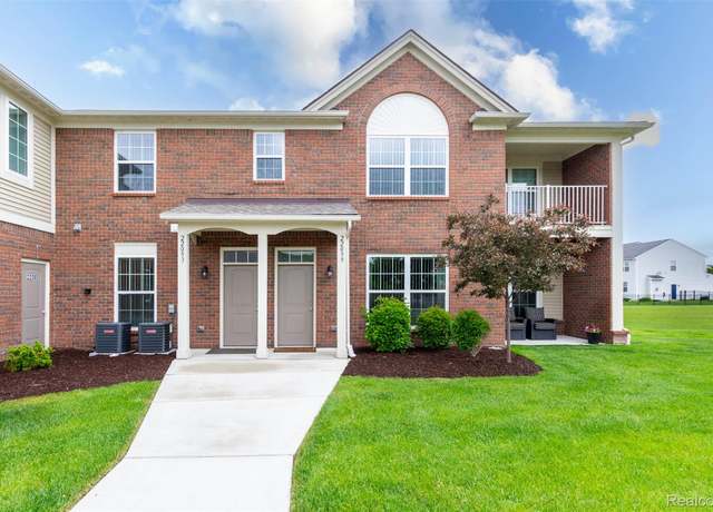 Property at 22093 Andover Dr, Macomb, MI 48042, 2 beds, 2 baths