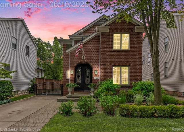 Property at 742 Emmons Ave, Birmingham, MI 48009, 4 beds, 3.5 baths