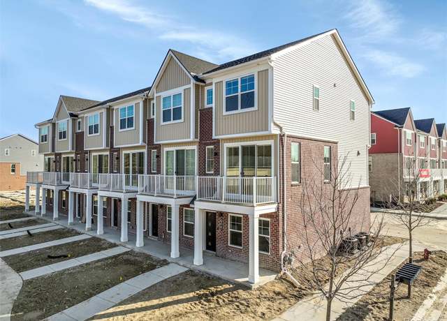 Property at 30009 Center St #13, Bloomfield Hills, MI 48165, 2 beds, 1.5 baths