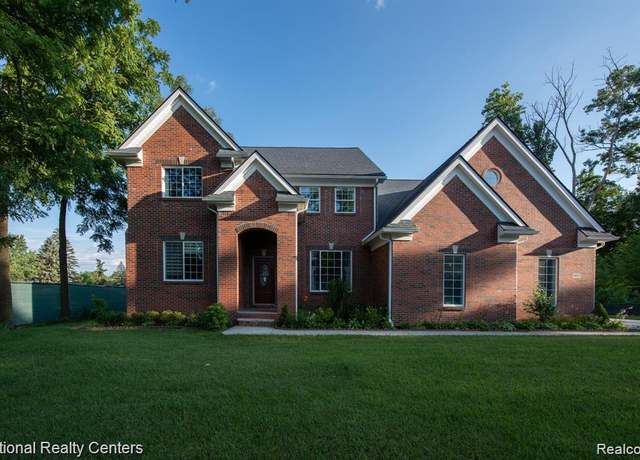 Property at 30527 W 11 Mile Rd, Farmington, MI 48336, 4 beds, 4 baths