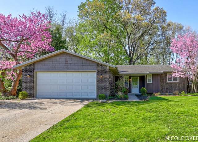 Property at 2340 Easy St SW, Wyoming, MI 49519, 3 beds, 1.5 baths