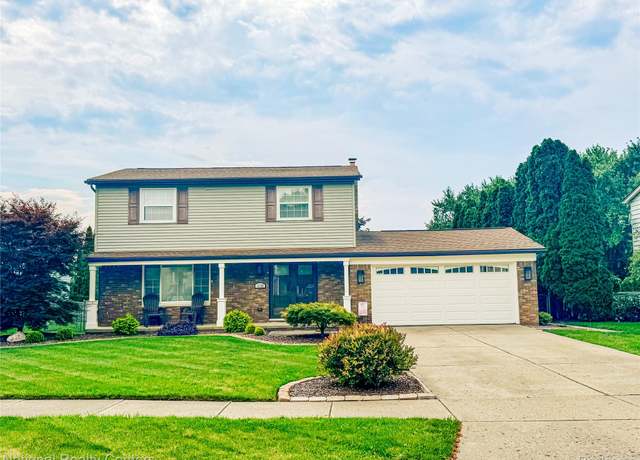 Property at 1128 Meadowood Dr, Waterford Charter Township, MI 48327, 4 beds, 1.5 baths