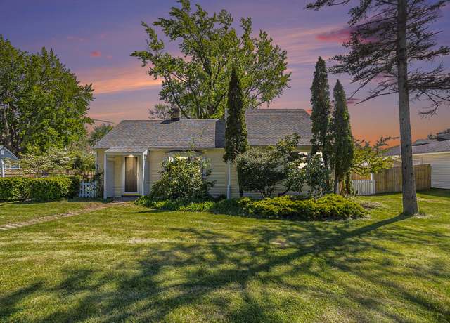 Property at 17724 North Shore Dr, Spring Lake, MI 49456, 3 beds, 2 baths