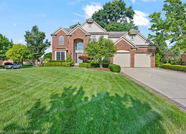 Property at 1760 Bedlington Ct, Rochester Hills, MI 48307, 4 beds, 3.5 baths