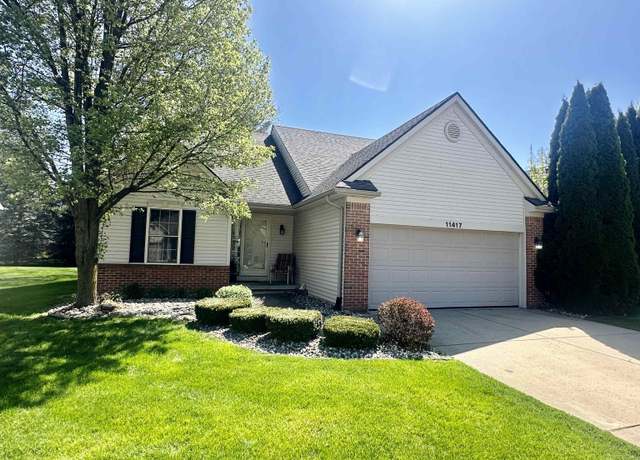 Property at 11417 Hidden Oaks Dr, Vienna Twp, MI 48420, 2 beds, 2 baths