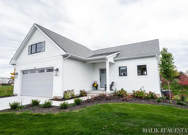 Property at 594 Sun Vale Ln #3, Grandville, MI 49418, 1 bed, 1.5 baths