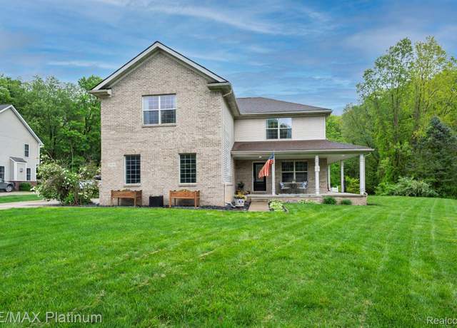Property at 2038 Pine Bluffs CT Ct, Highland, MI 48357, 4 beds, 3.5 baths
