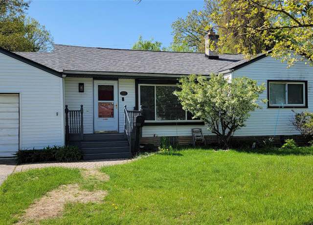 Property at 2211 E 8 Mile Rd, Grosse Pointe Woods, MI 48236, 3 beds, 1.5 baths