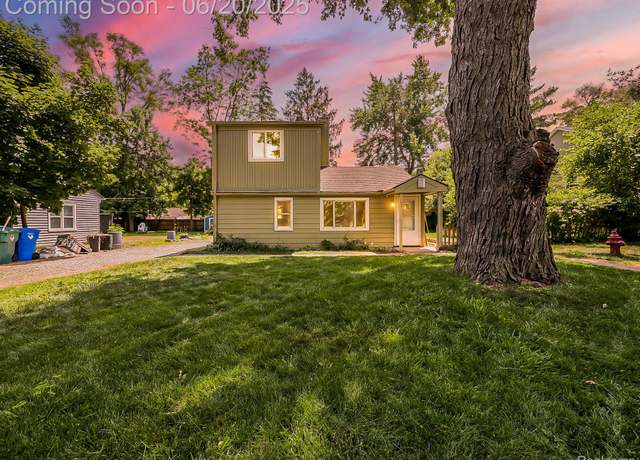 Property at 157 Cardinal St, Commerce Twp, MI 48382, 3 beds, 1.5 baths