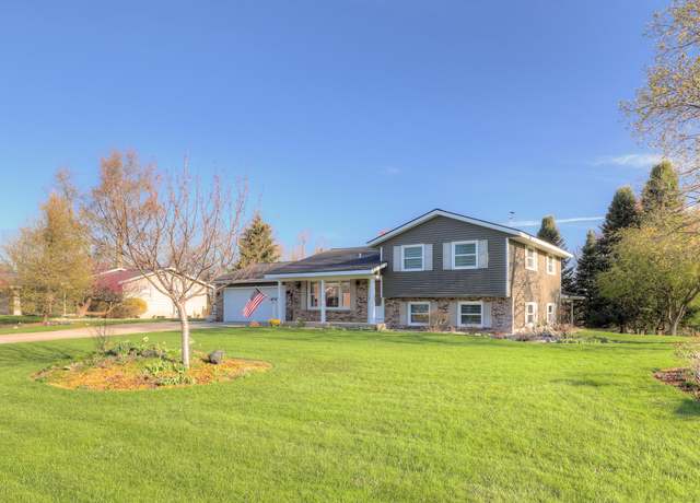 Property at 8705 Summit Ct, Zeeland, MI 49464, 3 beds, 2 baths