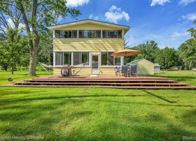 Property at 137 Druid Dr, Russell Island, MI 48001, 3 beds, 2 baths