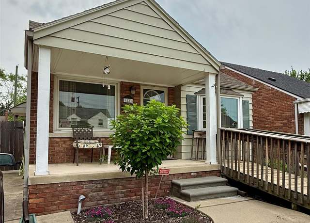 Property at 1823 15th St, Wyandotte, MI 48192, 3 beds, 2 baths