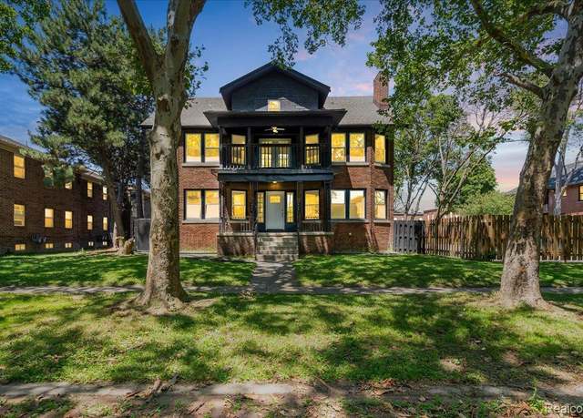 Property at 824 Delaware St, Detroit, MI 48202, 8 beds, 4 baths