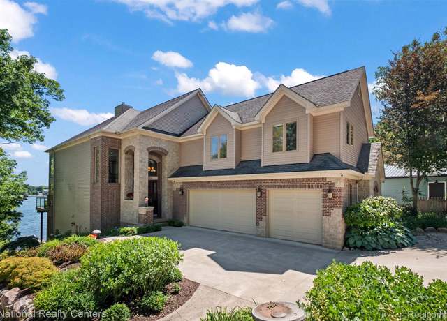 Property at 5619 Lakeview Blvd, Goodrich, MI 48438, 3 beds, 3.5 baths
