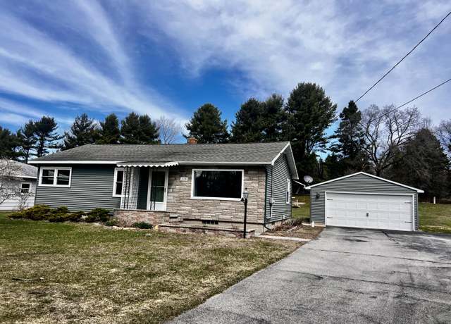 Property at 668 Elliott Dr, Manistee, MI 49660, 3 beds, 1 bath