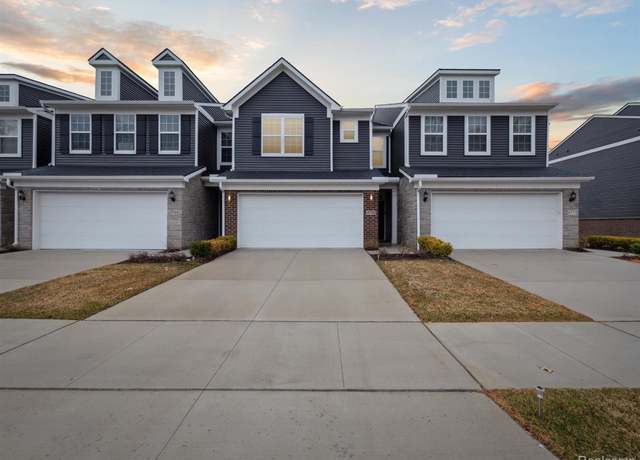 Property at 4765 Glenora Dr, Lake Orion, MI 48359, 3 beds, 2.5 baths
