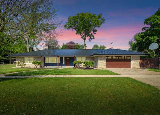 Property at 900 Elm St, Three Rivers, MI 49093, 3 beds, 2.5 baths