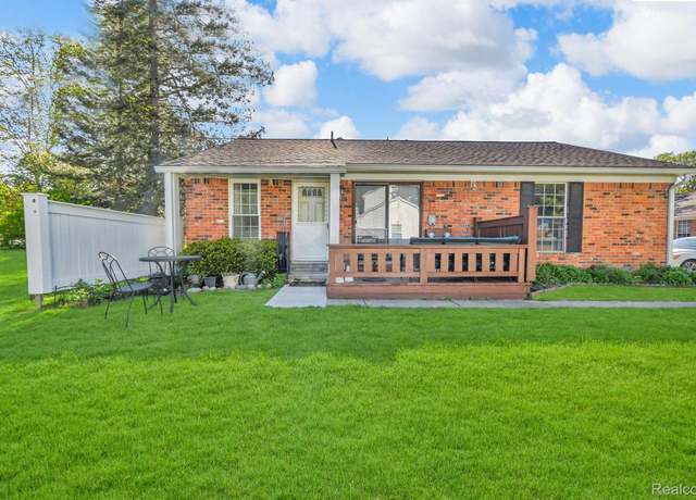 Property at 2917 Whittier Ct, Ann Arbor, MI 48104, 2 beds, 2 baths