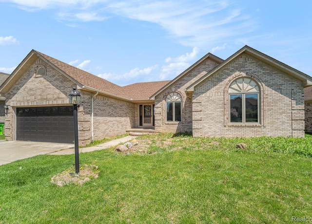 Property at 53242 Clarion Dr, Macomb, MI 48042, 3 beds, 3 baths