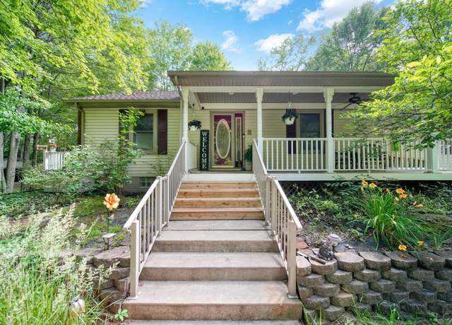 Property at 1690 Farm Ln, Adrian, MI 49221, 3 beds, 3 baths
