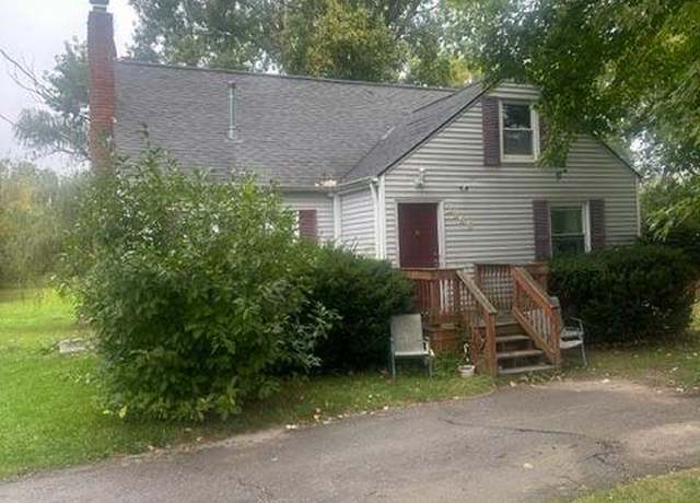 Property at 3365 Swartz St, Flint, MI 48507, 5 beds, 2 baths