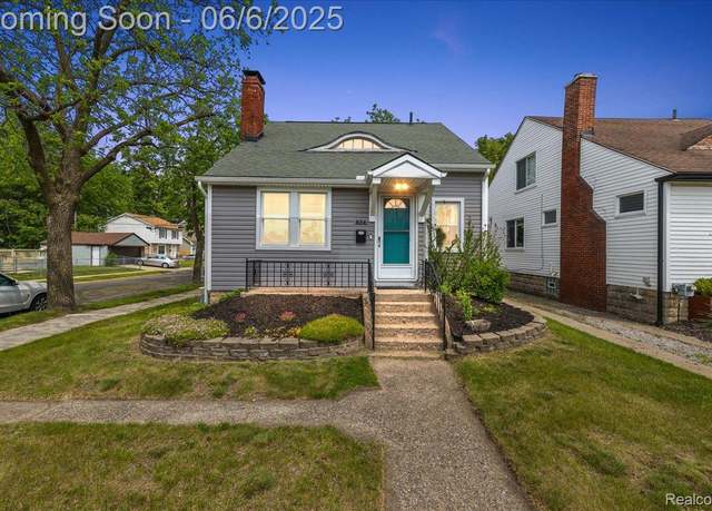Property at 854 Pinecrest Dr, Ferndale, MI 48220, 3 beds, 2 baths