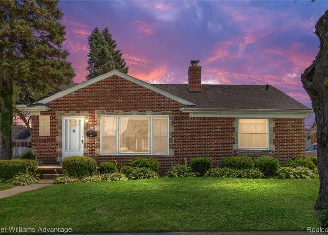 Property at 7320 Colonial St, Dearborn Heights, MI 48127, 3 beds, 1.5 baths