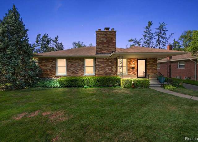 Property at 17330 Beverly Rd, Beverly Hills, MI 48025, 3 beds, 2.5 baths