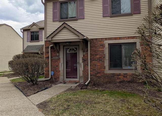 Property at 1571 Streamwood Ct, Rochester Hills, MI 48309, 2 beds, 1.5 baths