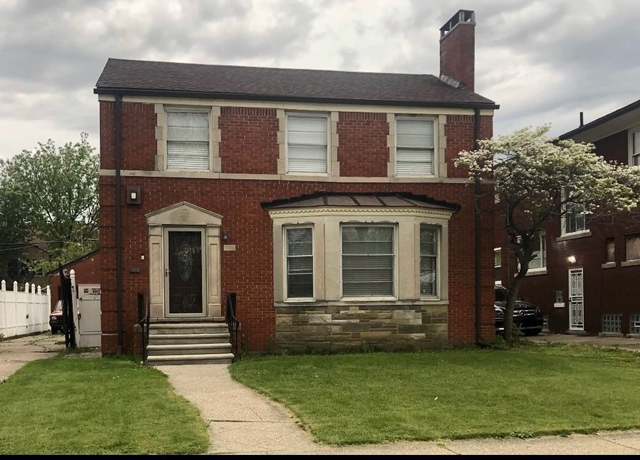 Property at 8312 E Outer Dr, Detroit, MI 48213, 4 beds, 1.5 baths