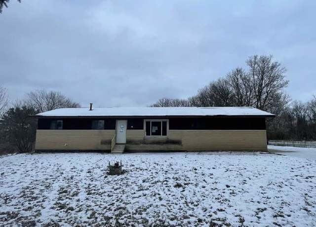Property at 2305 S Fairgrounds Rd, Imlay City, MI 48444, 2 beds, 1.5 baths