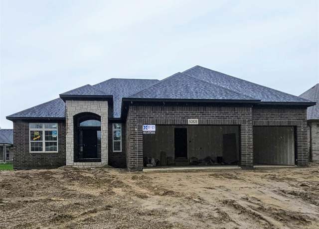 Property at 24095 Sawgrass Dr, Macomb, MI 48042, 3 beds, 2.5 baths