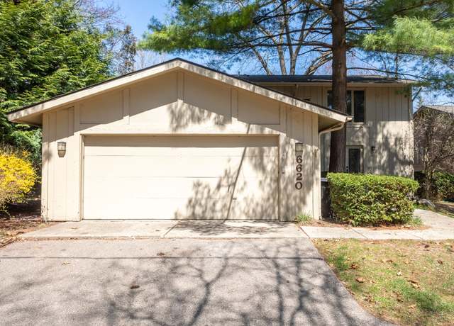Property at 6620 Red Cedar Ln, West Bloomfield, MI 48324, 3 beds, 2.5 baths