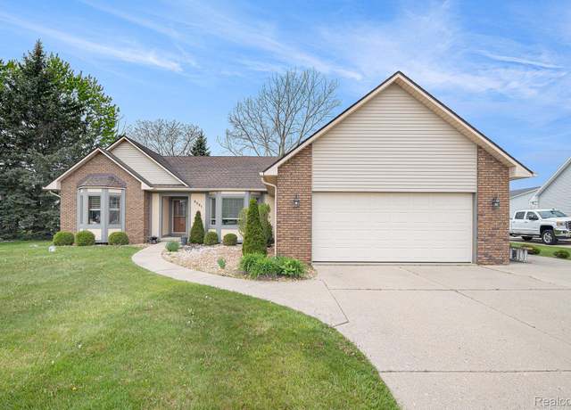 Property at 5361 Lin Hill Dr, Swartz Creek, MI 48473, 3 beds, 2 baths