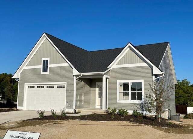 Property at 580 Sun Vale Ln, Grandville, MI 49418, 2 beds, 1.5 baths