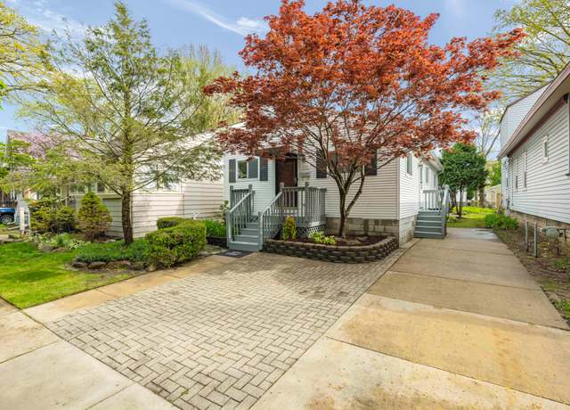 Property at 325 W Chesterfield St, Ferndale, MI 48220, 3 beds, 1 bath